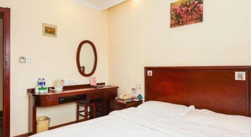 Greentree Inn Suzhou Wujiang Zhenze Town Zhennan Road Express Hotel Exterior photo